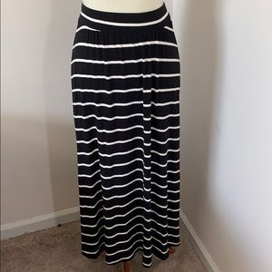 Cherokee black and white striped skirt